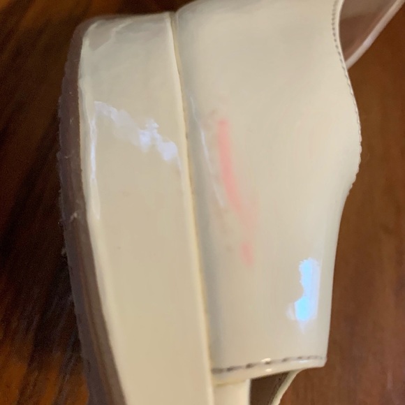 Vince Camuto Ashlynn Cream Peep Toe Pump… - Picture 6 of 8